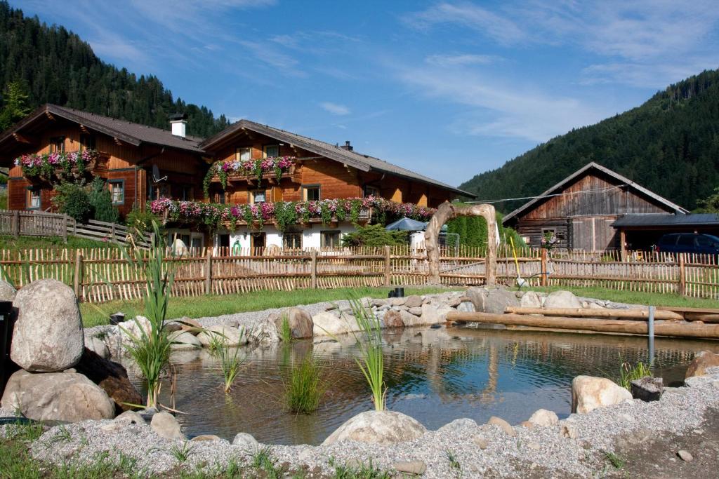 Gasthof Pesbichl — Hotel in Goldegg