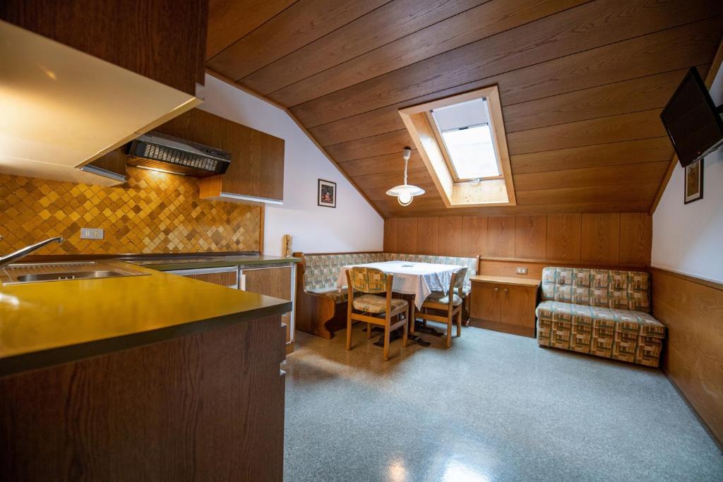Apartments Garni Zilli — Hotel in Laion