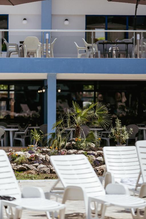 Hotel Azurro - All Inclusive — Hotel building in Sunny Beach, Burgas Region