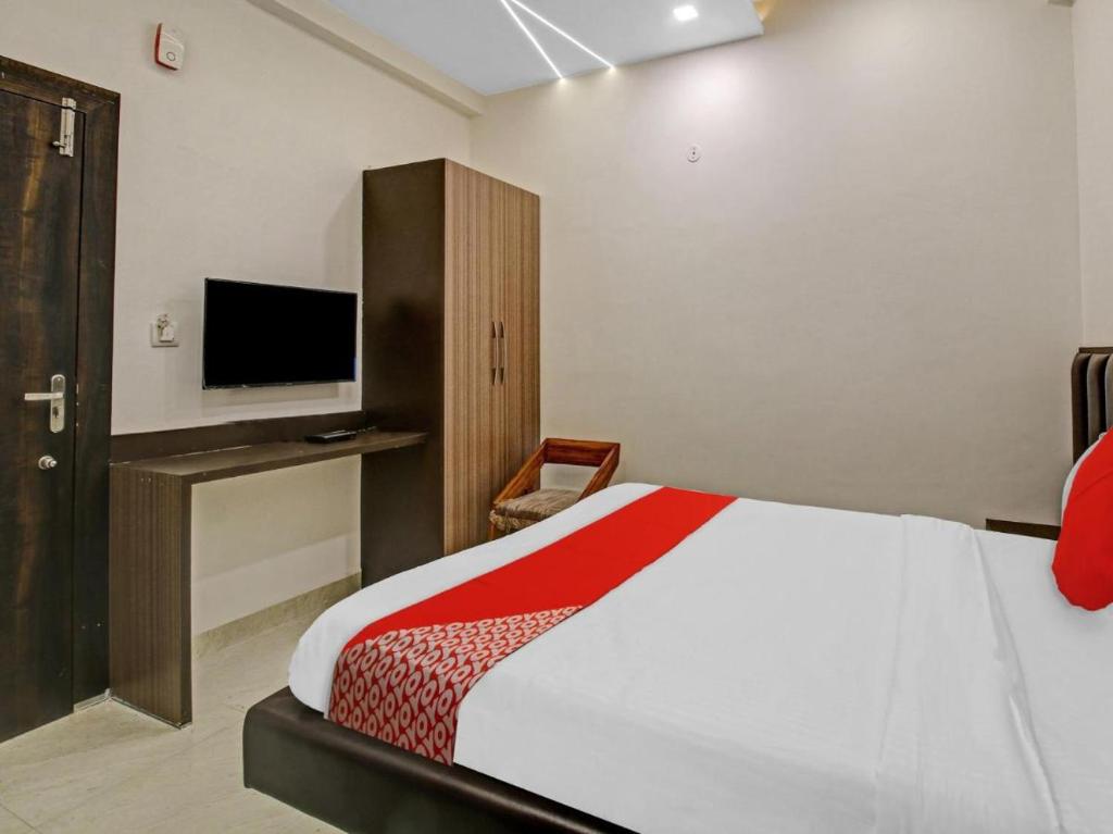 Hotel Four Petals photo