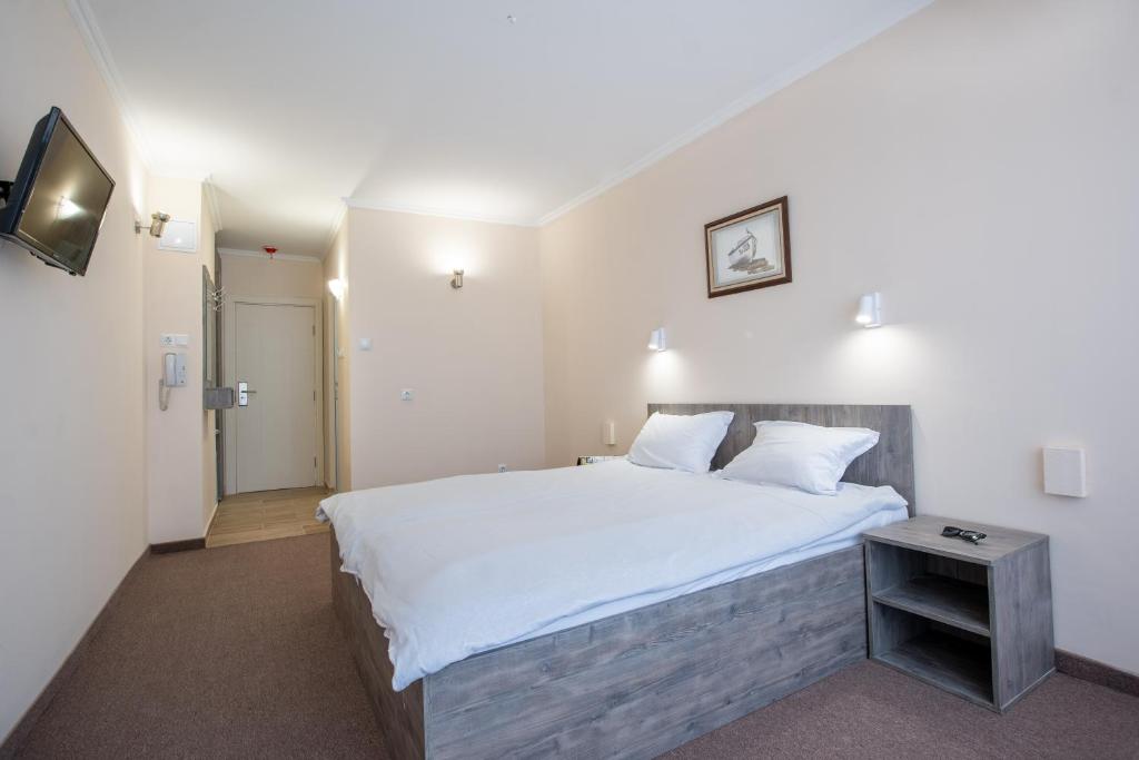 Hotel Azurro - All Inclusive — Hotel rooms in Sunny Beach, Burgas Region