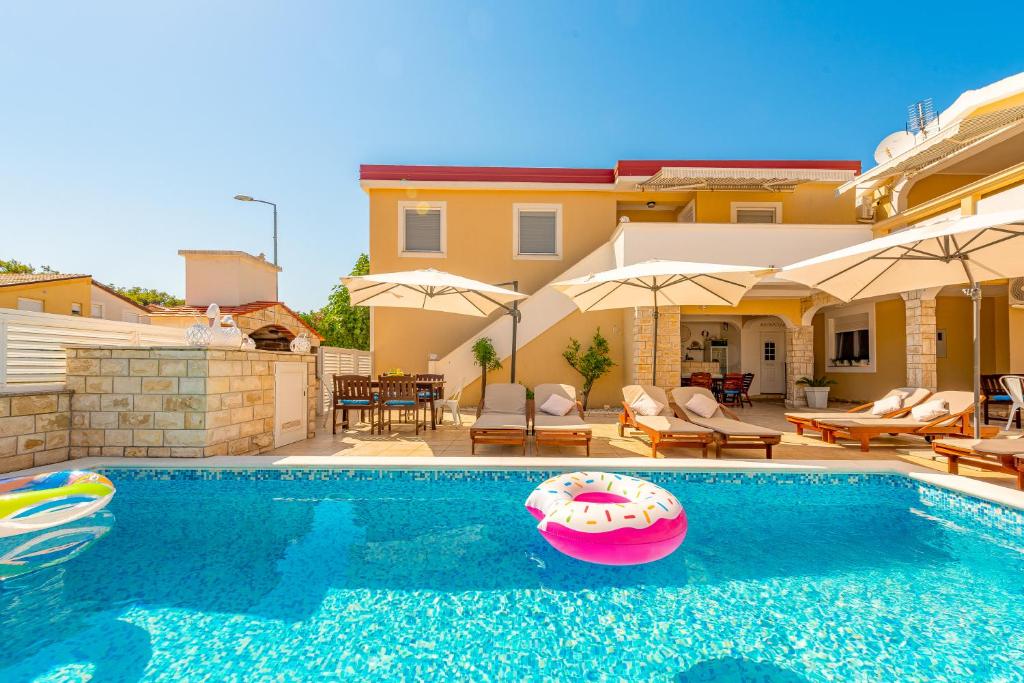 Villa Karmen - Poolhouse photo