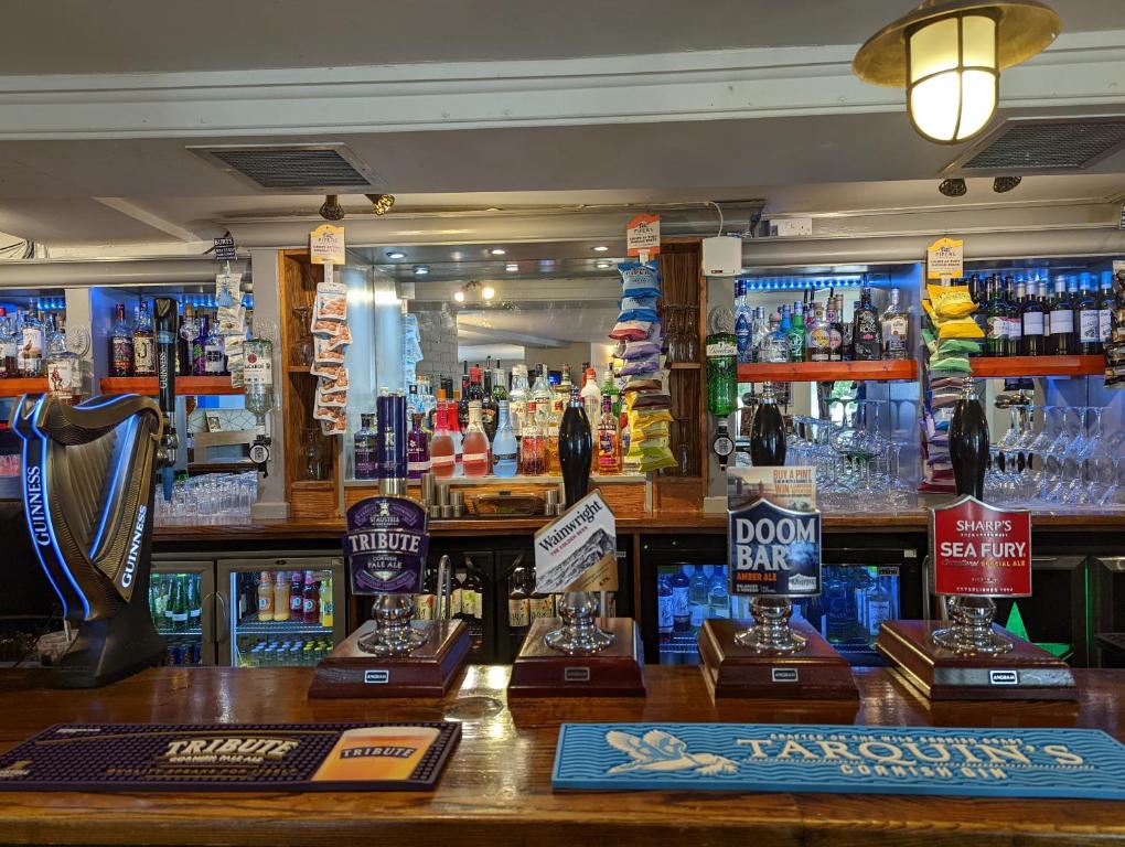 Barley Sheaf, Old Bridge Street EN SUITE ROOMS, ROOM ONLY photo