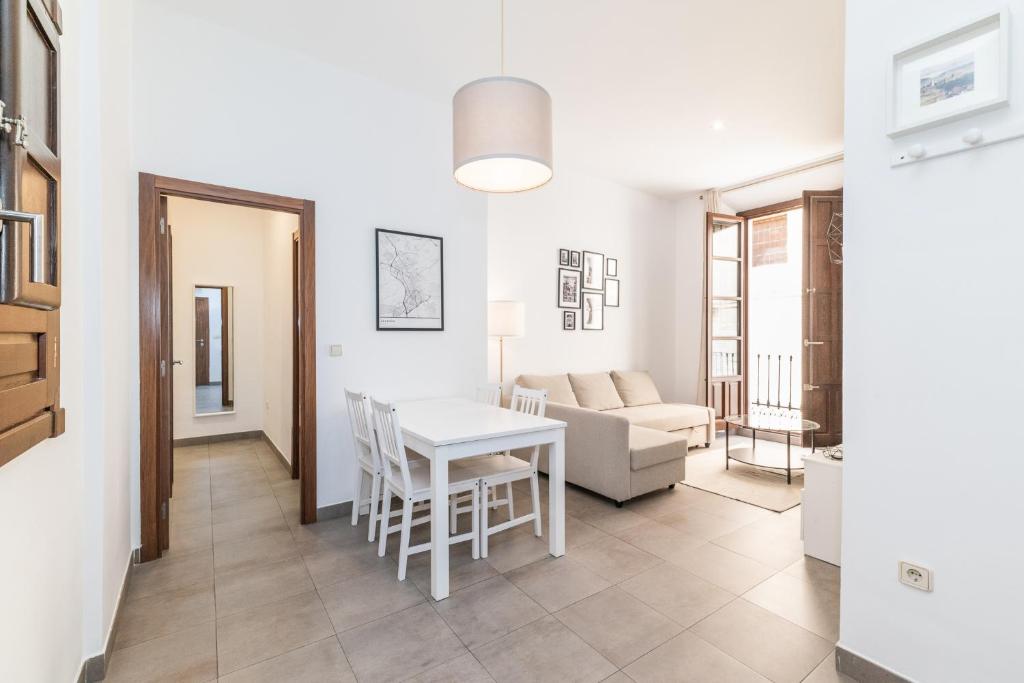 Modern Cozy flat in Granada's city centre 1 - 3