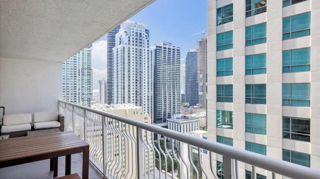 Amazing one Bedroom in the heart of Brickell Miami 32nd floor photo