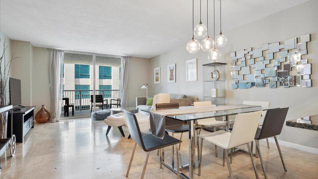 Amazing one Bedroom in the heart of Brickell Miami 32nd floor photo