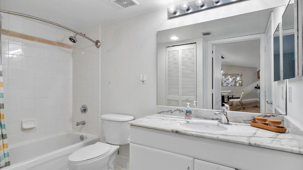 Amazing one Bedroom in the heart of Brickell Miami 32nd floor photo