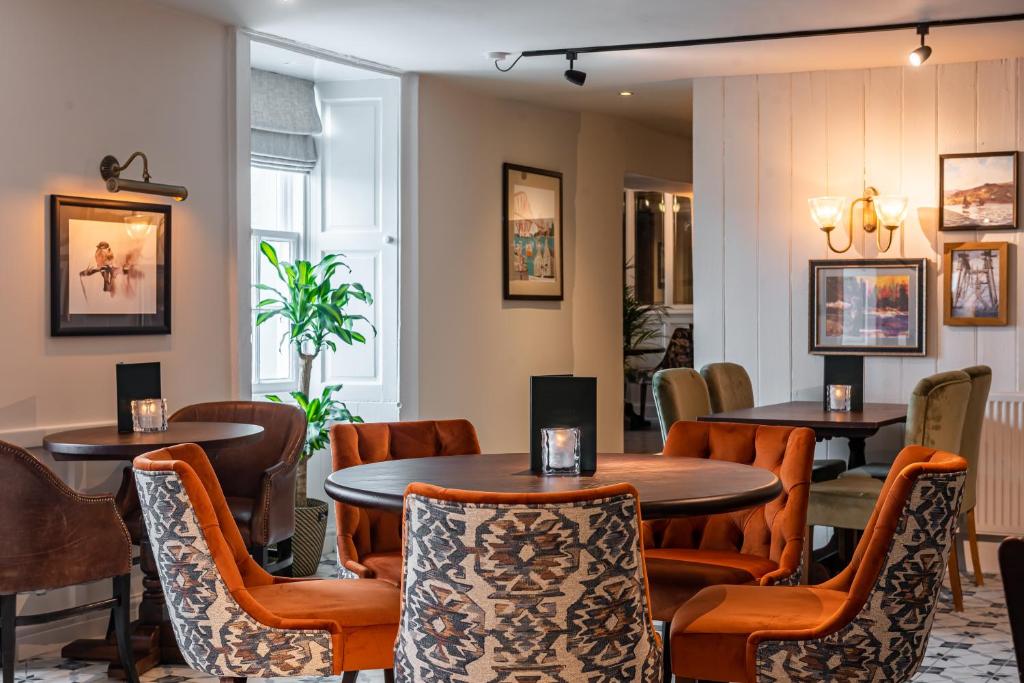 Restaurant, Innkeeper's Lodge Edinburgh, South Queensferry in Edinburgh