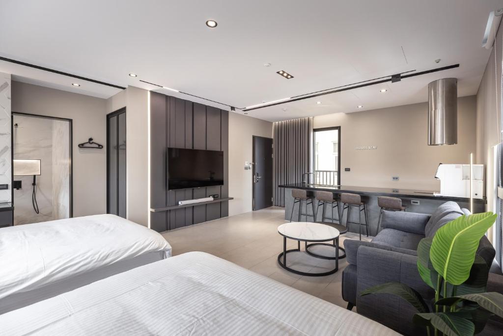 House Apartment, Magong