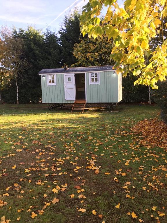 Jasmine The Shepherd Hut, Woodhall Spa