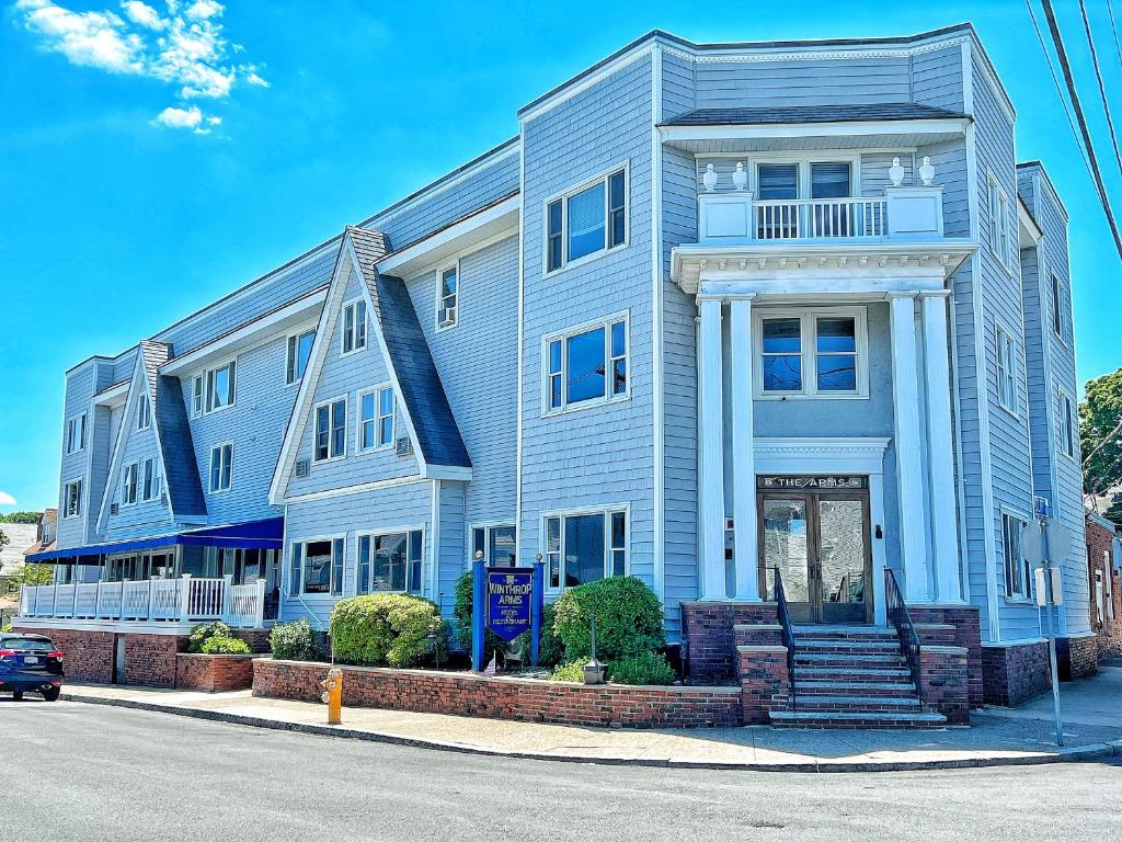 Winthrop Arms Hotel Restaurant Logan Airport photo