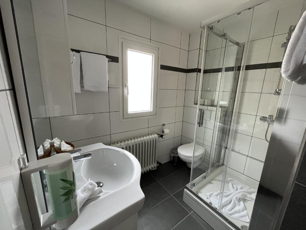City Hotel photo