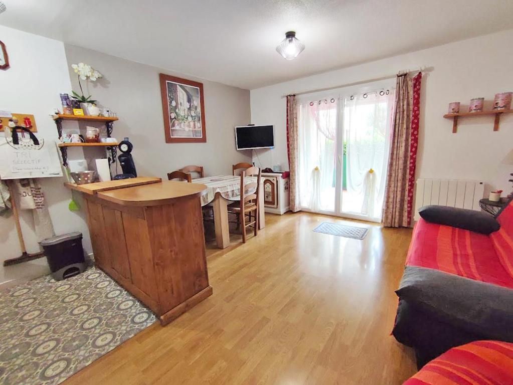 Au doux refuge, charmant T2 bis, parking gratuit, proche thermes, 6 personnes - 1