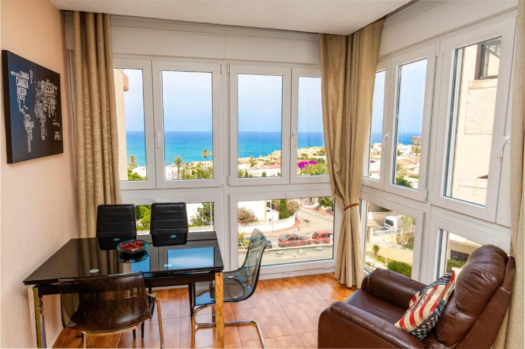 APARTAMENTO CON VISTAS AL MAR Y AL LAGO - 1