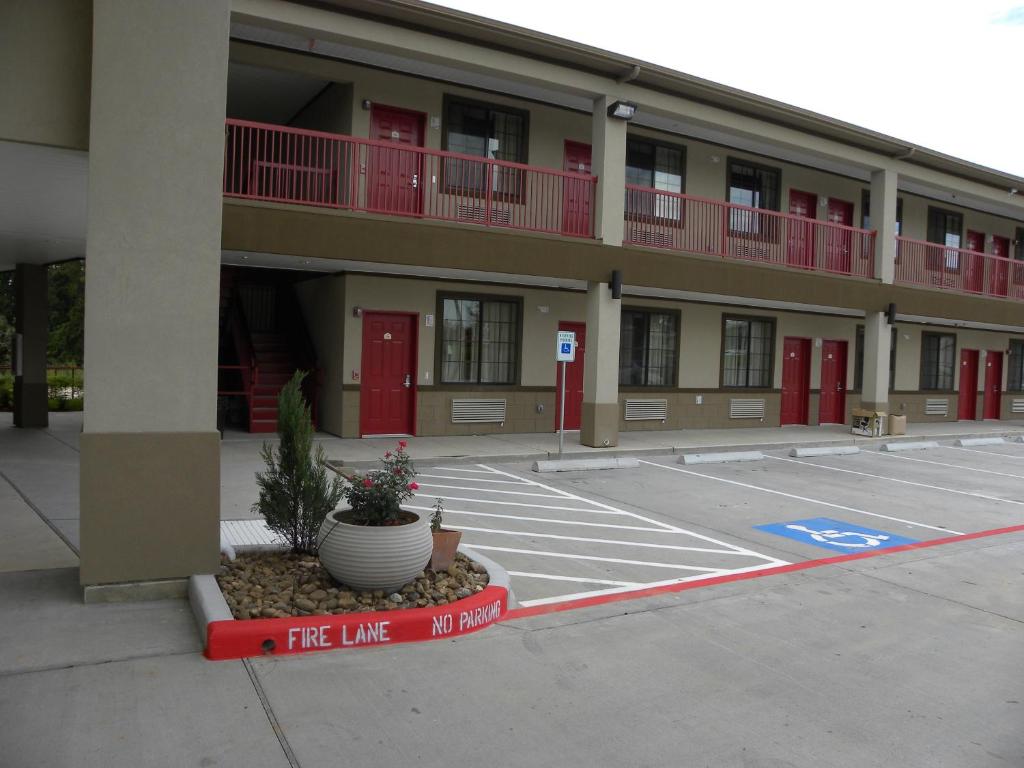 Palace Inn Kingwood photo