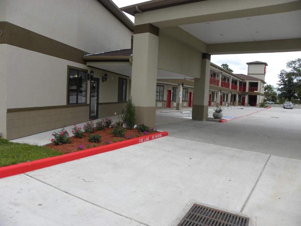 Palace Inn Kingwood photo