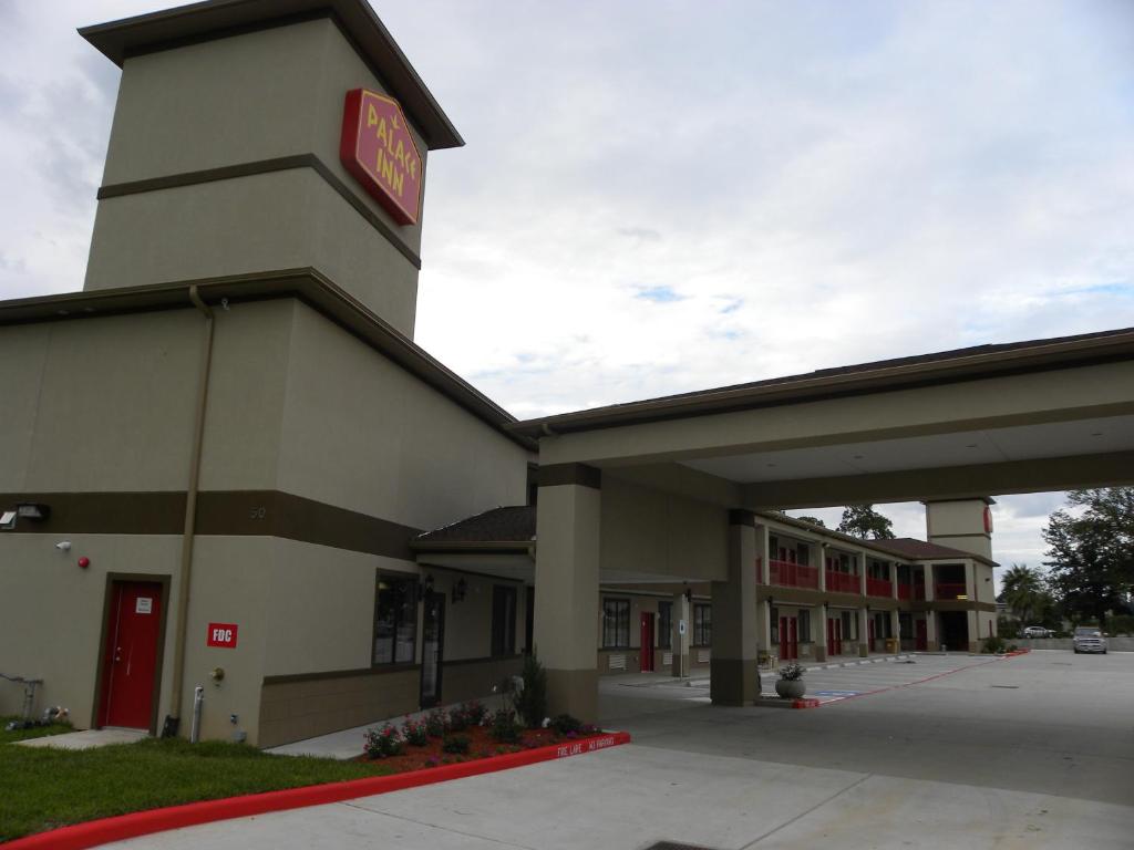 Palace Inn Kingwood photo