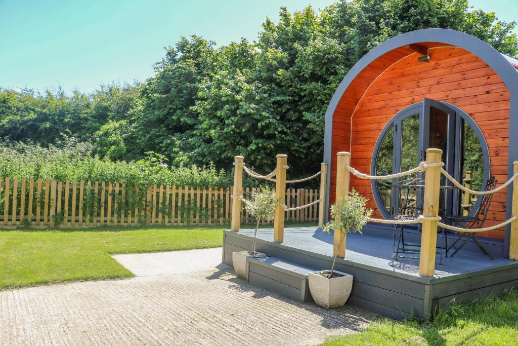 Filbert Pod, Arundel