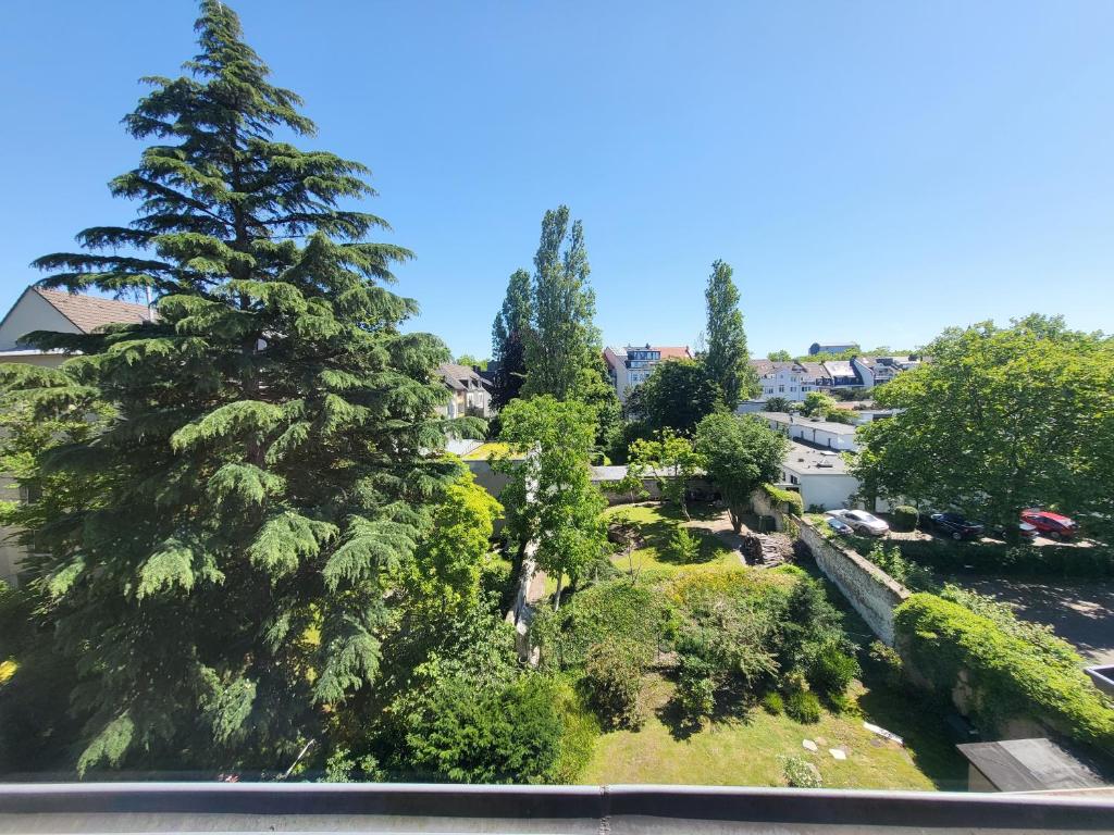 VYN APT 1. WOHNUNG MIT DACHTERRASSE + STELLPLATZ