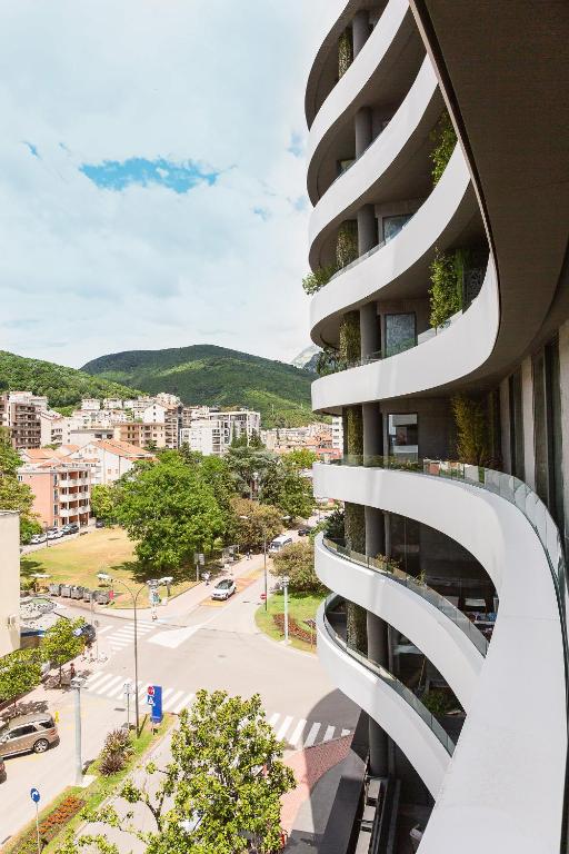 Royal Montesun Apartments photo