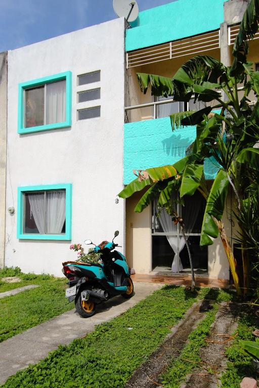 Artistic rooms in Cancun with Wi-Fi Bed and breakfast photo