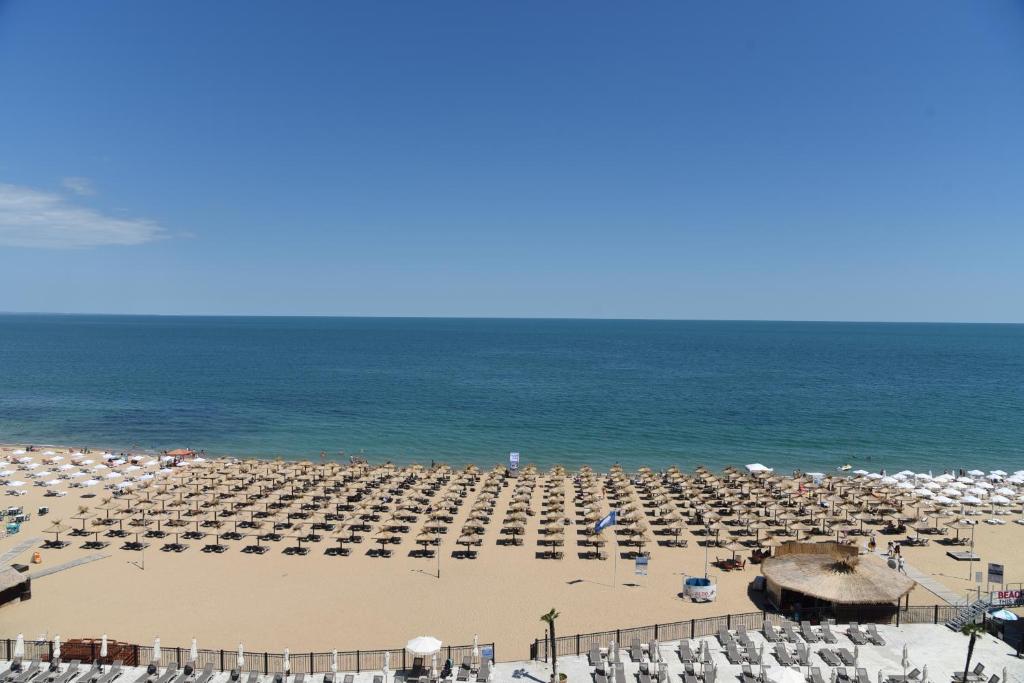 Admiral Hotel - Ultra All Inclusive & Private Beach — Beach in Golden Sands, Varna Region