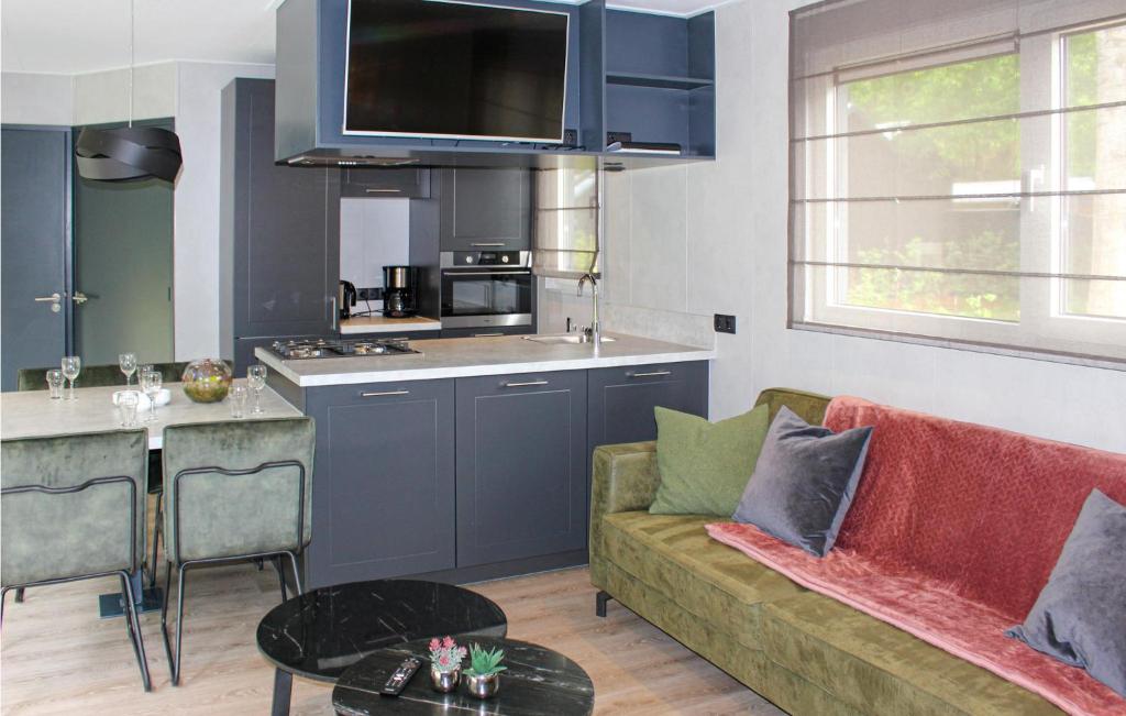 Cozy Home In Epe With Wifi 전경