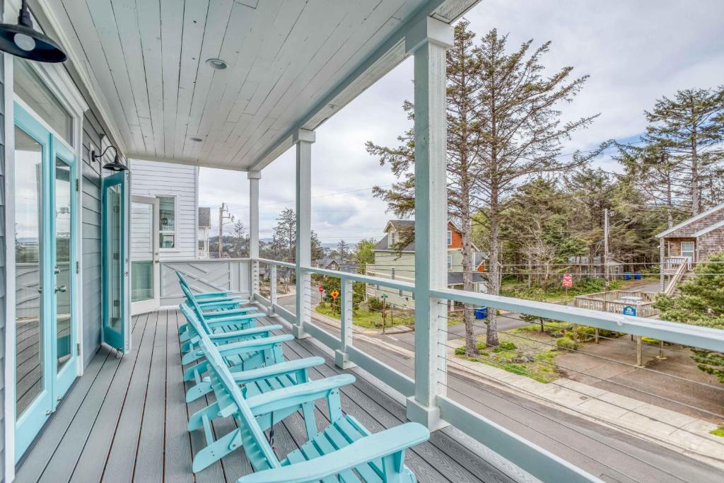 Time to Coast, Lincoln City