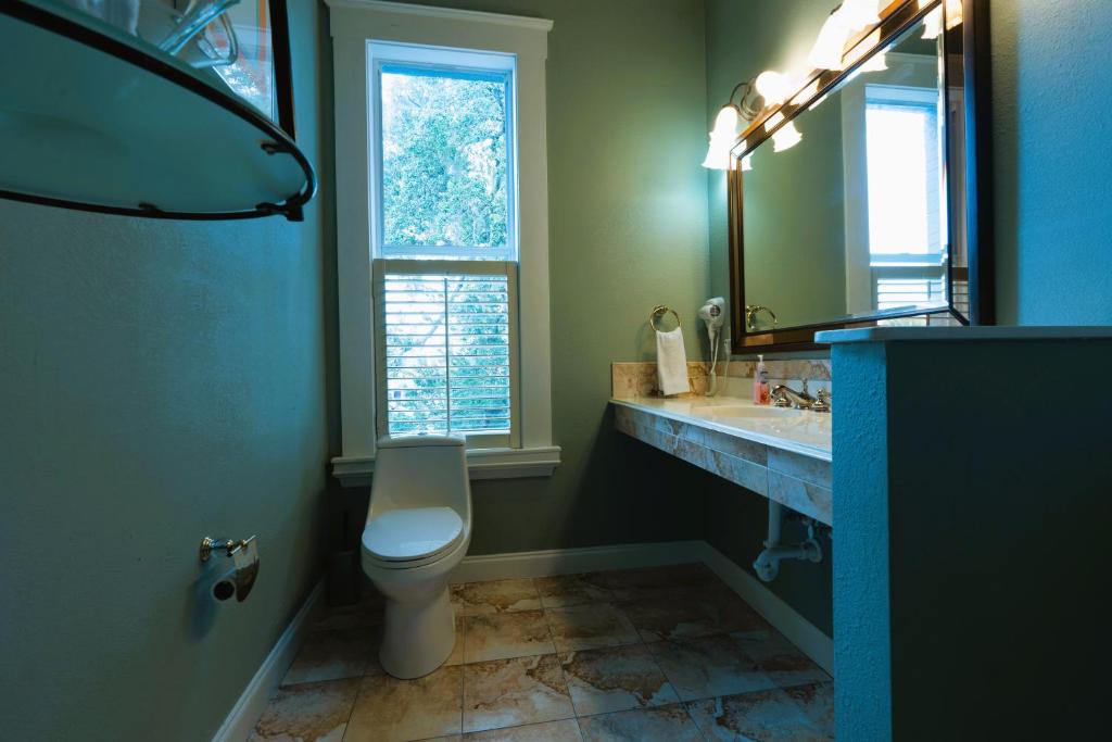 Oak Park Inn photo