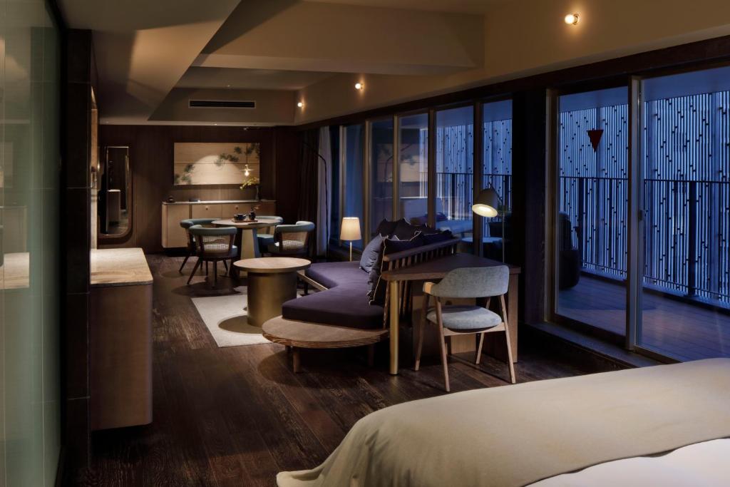 Hotel Room 2