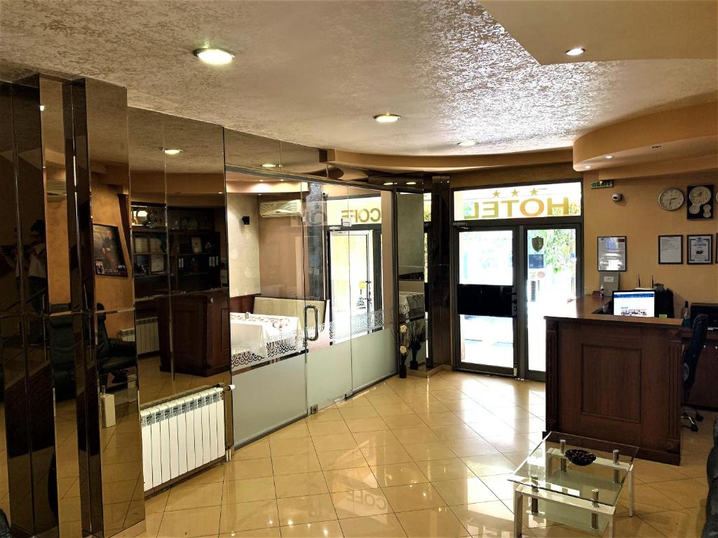 Előcsarnok