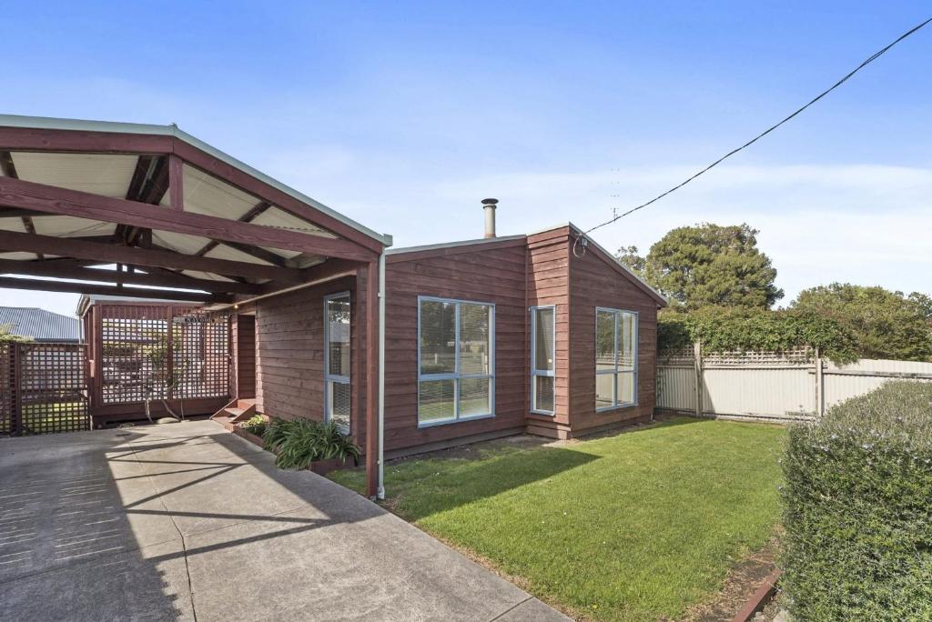 Budget By The Bay, Apollo Bay