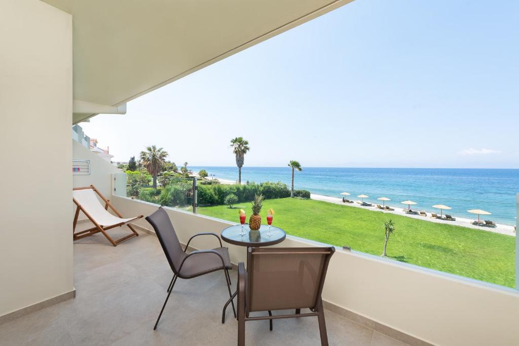Ixia Dream hotel - Adults only — Plaża in Ialissos, Wyspy Egejskie Południowe