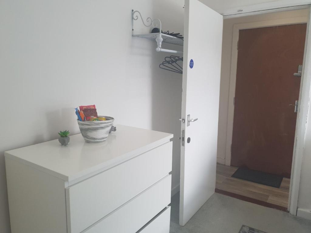 Cozy Crib - 1 Bed Studio photo