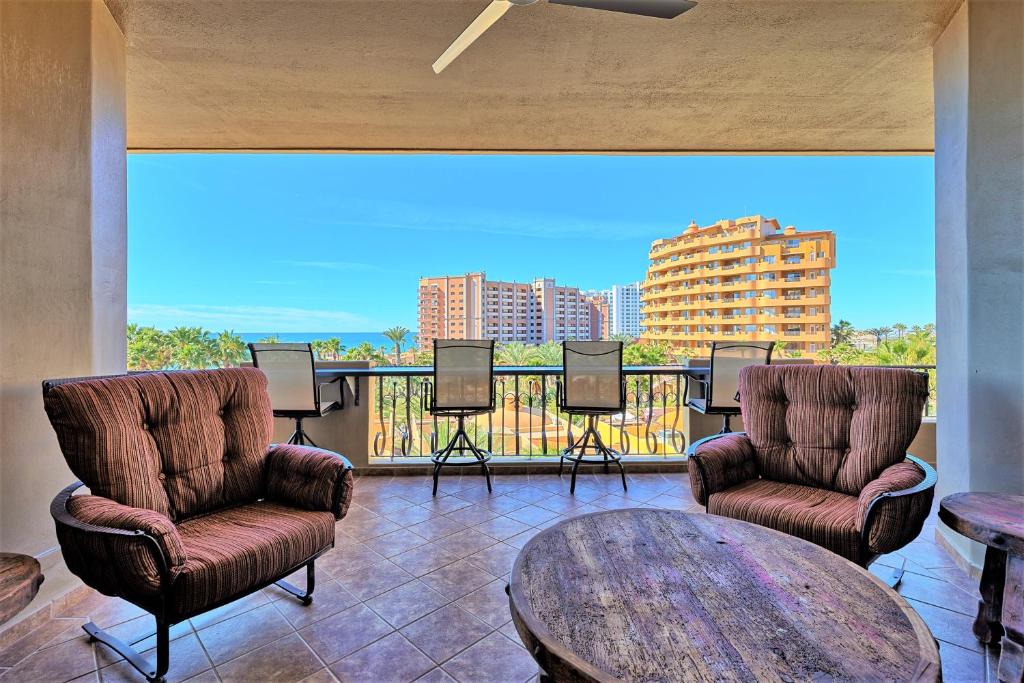 Bella Sirena 304-A - Elegant Oceanview Condo on Sandy Beach - 5