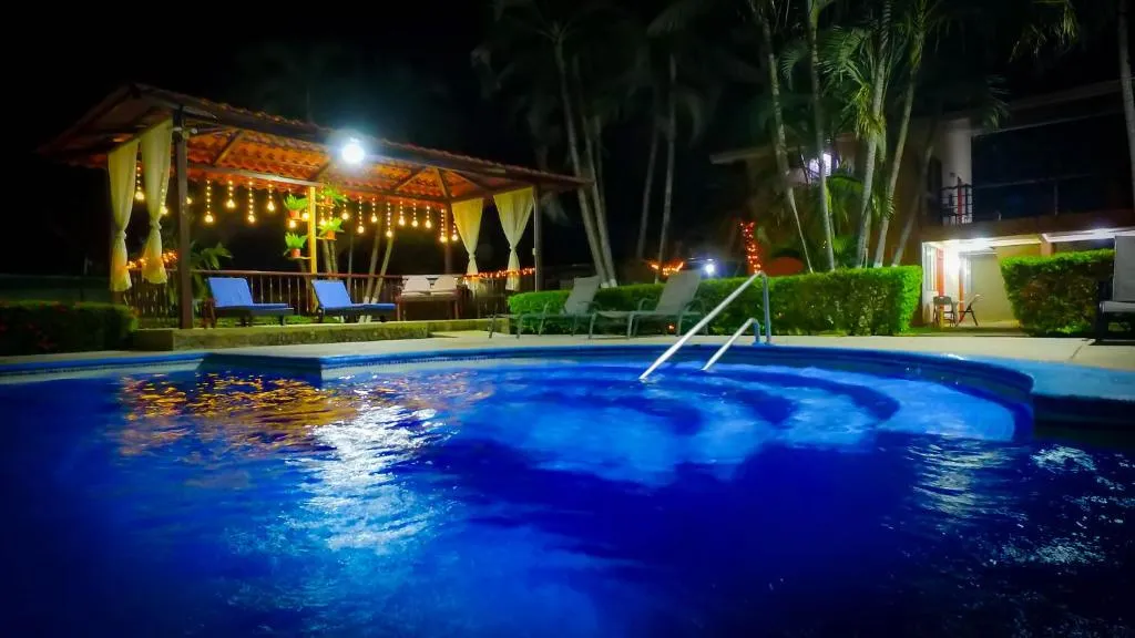 Hotel & Villas Huetares, hotel in Playa Hermosa