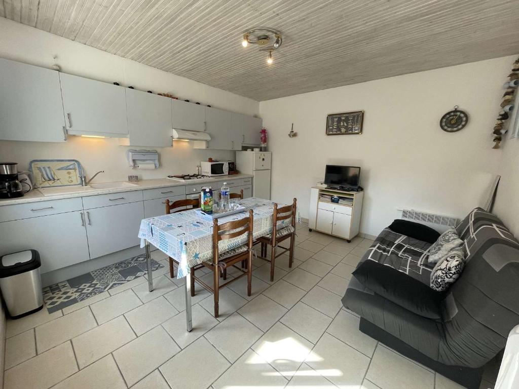 Charmante maison à Saint-Jean-de-Monts, 400m de la plage, terrasse, jardin, parking et ménage inclus - FR-1-224C-198 - 4