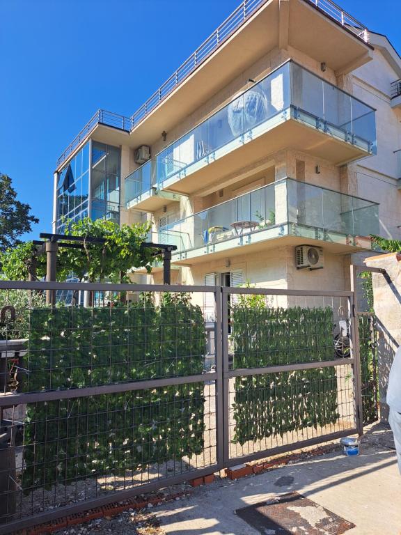 Apartments with sea view in Prcanj - 4