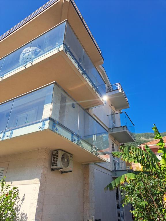 Apartments with sea view in Prcanj - 5