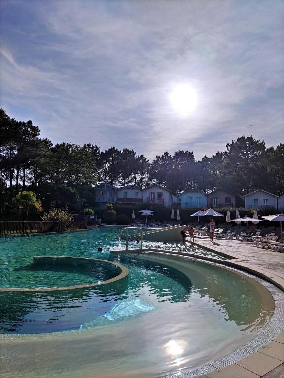 Maisonnette cosy avec Piscine golf et océan à vélo - 3