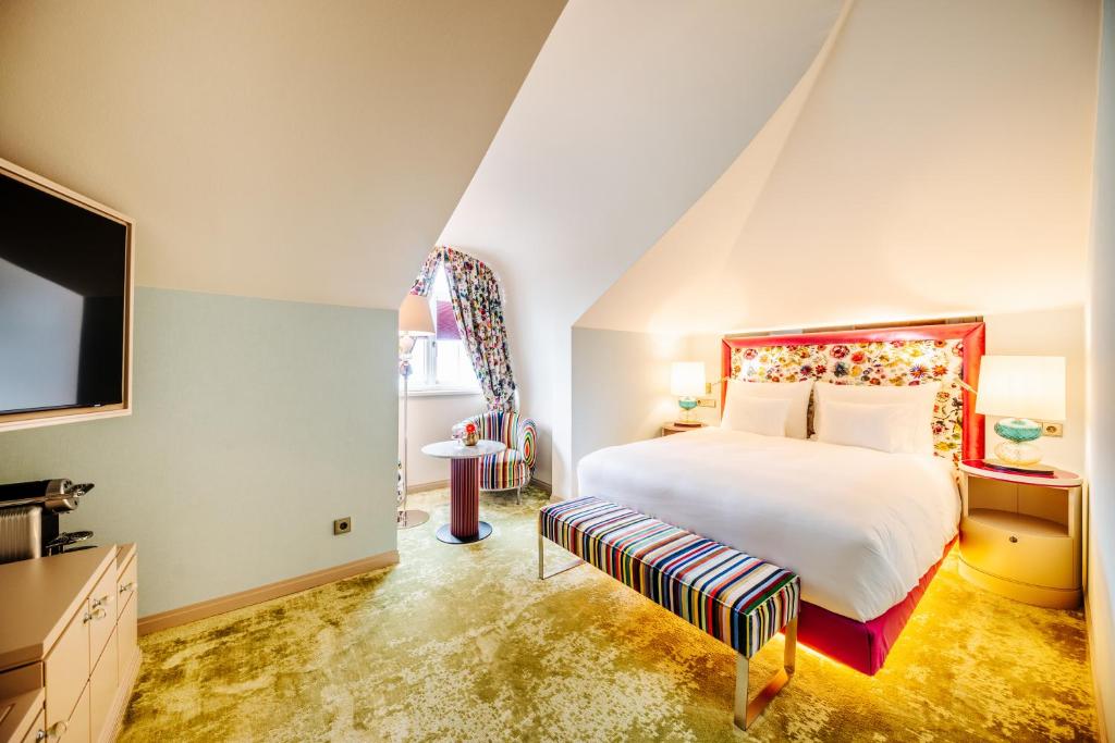 Hotel Schloss Seefels photo
