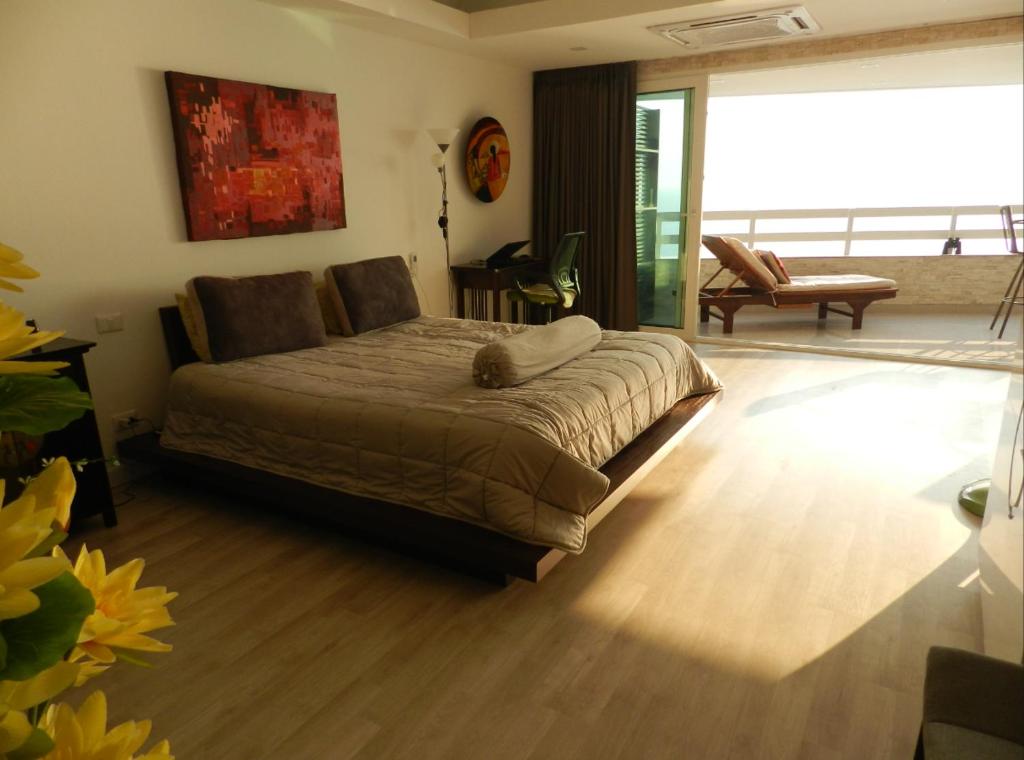 Jomtien Plaza Condotel