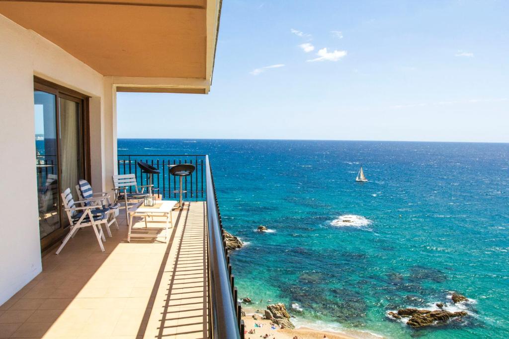 Spacious seafront apartment - 2