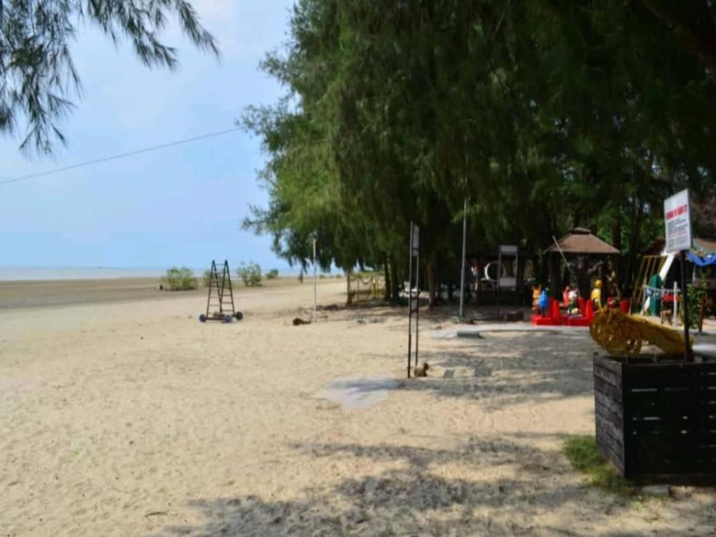 5pax Gold Coast Morib Resort - Banting Sepang KLIA Tanjung Sepat photo