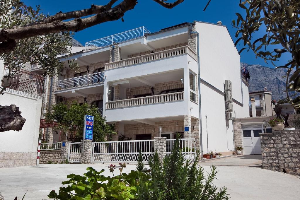 House Bilic — Hotel in Baska Voda