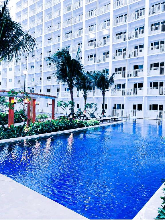 Sabina's one bedroom condo at Shore tower C photo