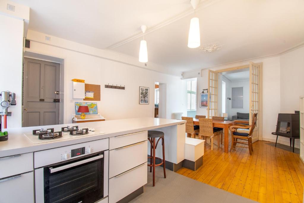 Superbe Appartement Calme 85m², à deux pas du Centre - 2