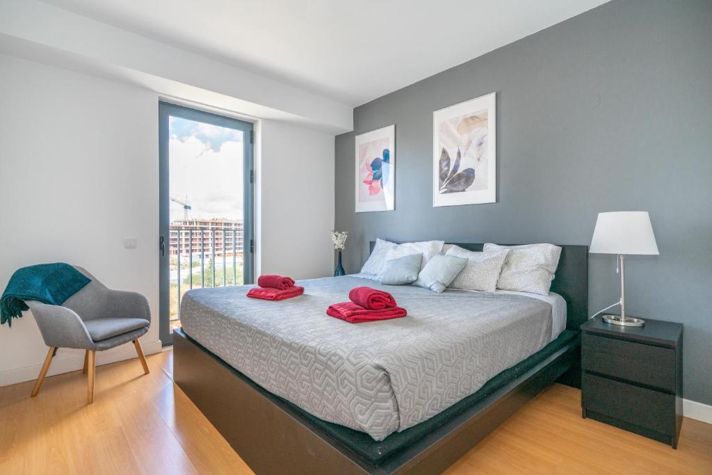 Bright & Spacious 2 Bed Flat 2 Bath w Garage in Lagos Marina, Lagos