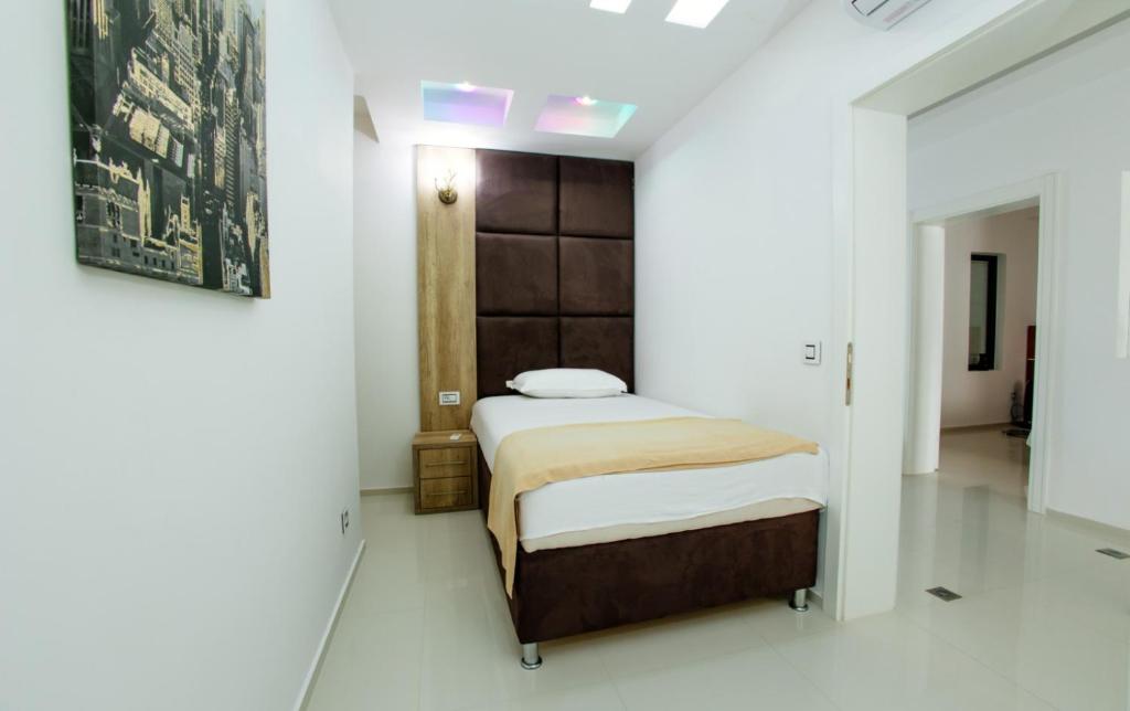 Golden Apartments - 3