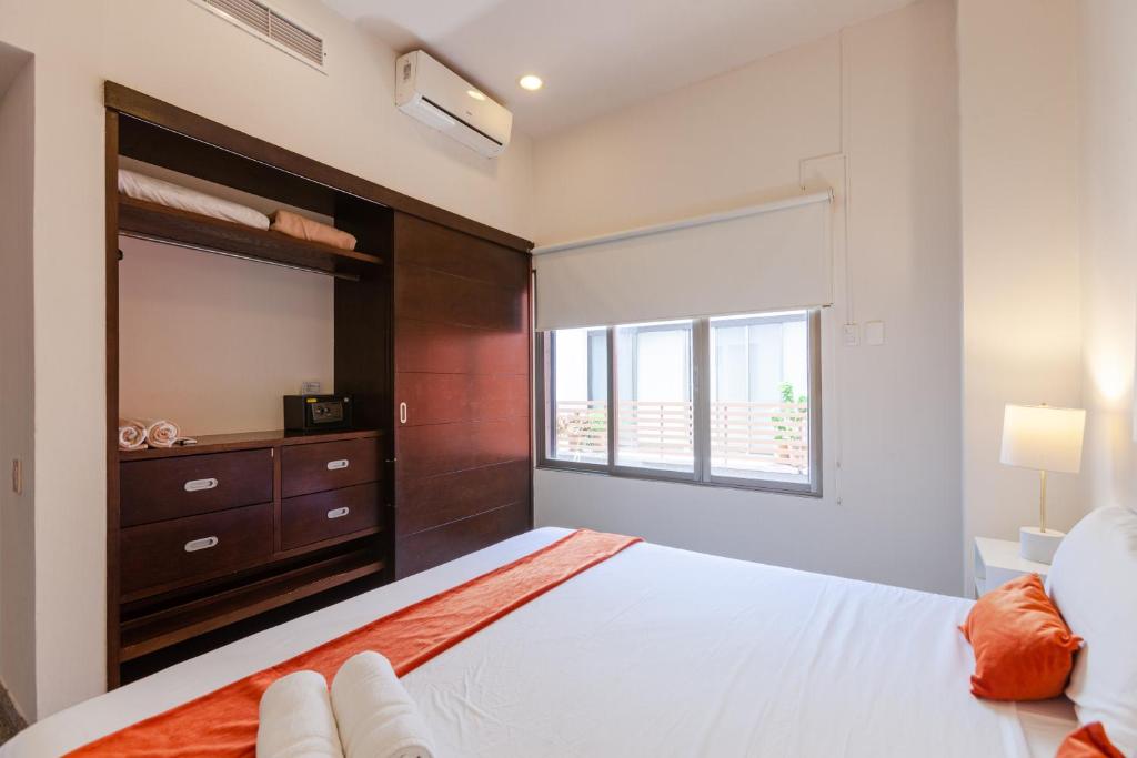 Infinito Condos - 4